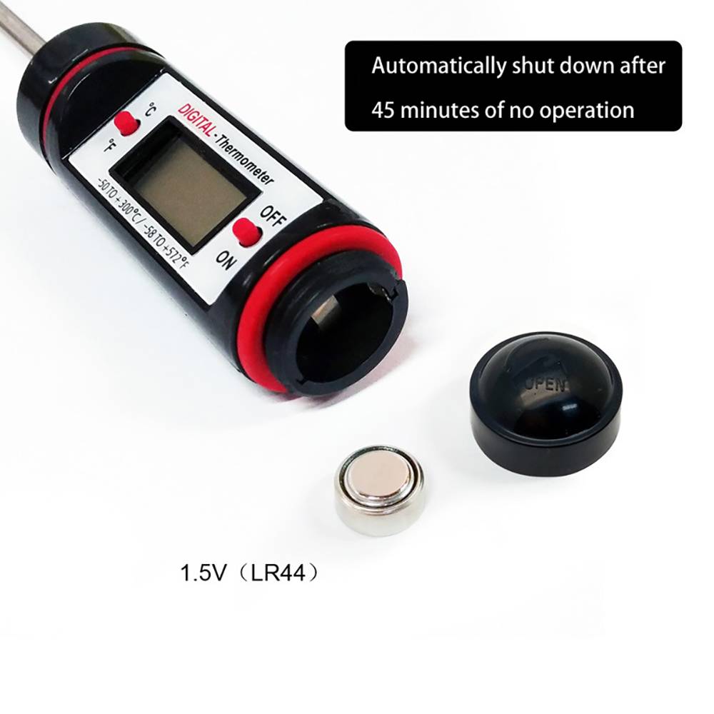 Digitales Thermometer mit Batterie und Kappe, beschriftet mit „Schaltet sich automatisch nach 45 Minuten Nichtbenutzung aus