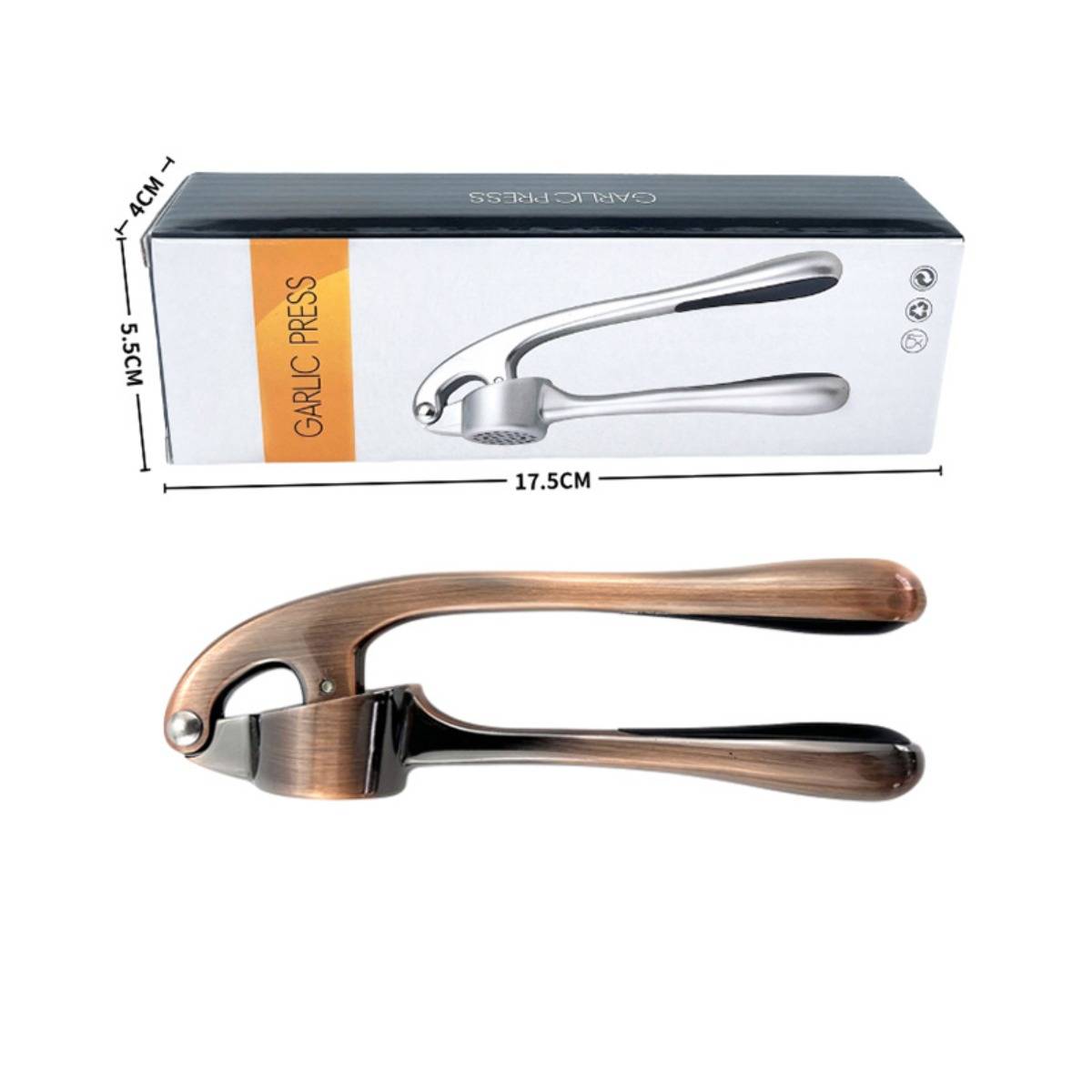 Kupferfarbene Knoblauchpresse, abgebildet mit ihrer Schachtelverpac­kung, beschriftet mit „GARLIC PRESS", und Größenangaben von 17,5 cm x 5,5 cm x 4 cm.