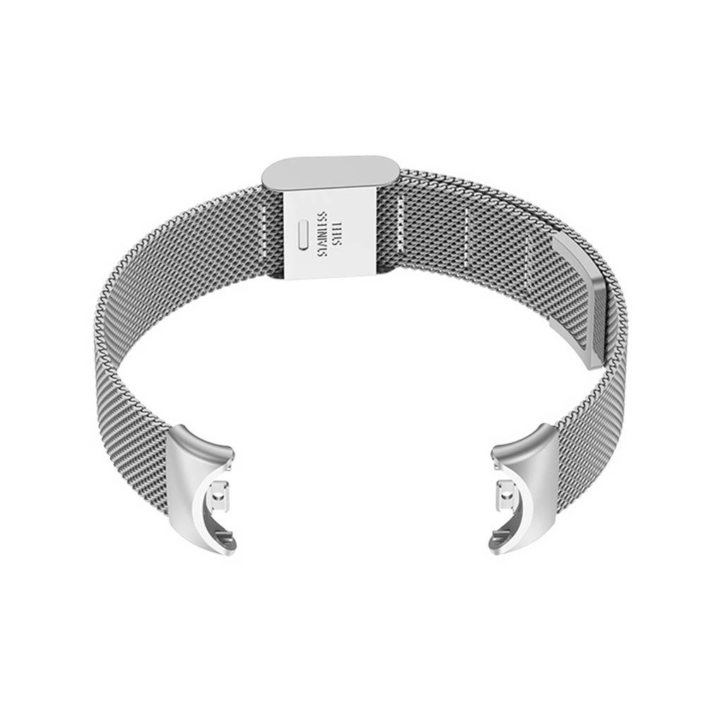 Silbernes Mesh-Uhrenarmband mit Metallverschluss und Steckverbindern, gezeigt auf einfachem weißem Hintergrund.
