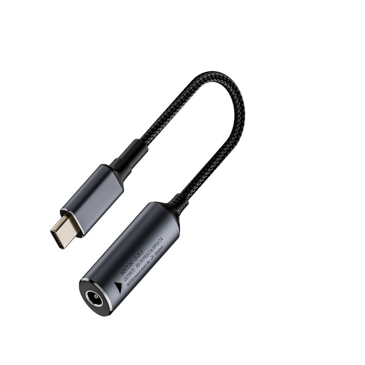 USB-C zu 3,5-mm-Kopfhörerklinkenkabel-Adapter mit geflochtenem schwarzem Kabel und zwei Metallsteckern auf weißem Hintergrund
