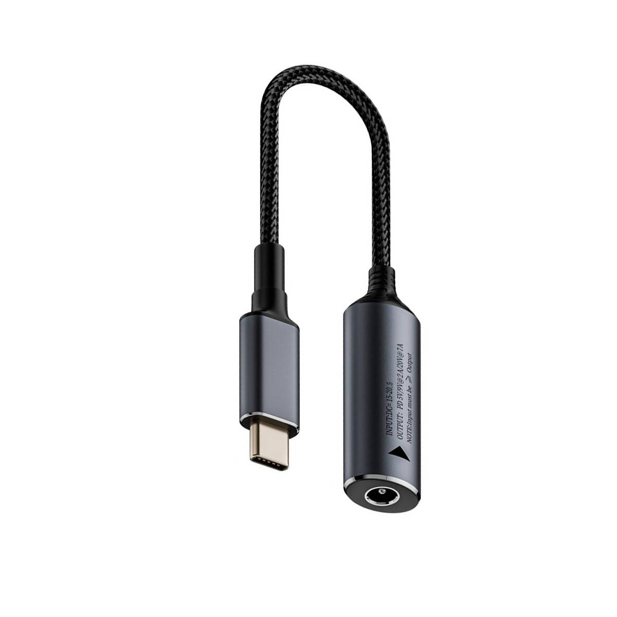 USB-C-Adapterkabel mit geflochtenen Steckerenden und einem zylindrischen Stromeingabeanschluss auf weißem Hintergrund.