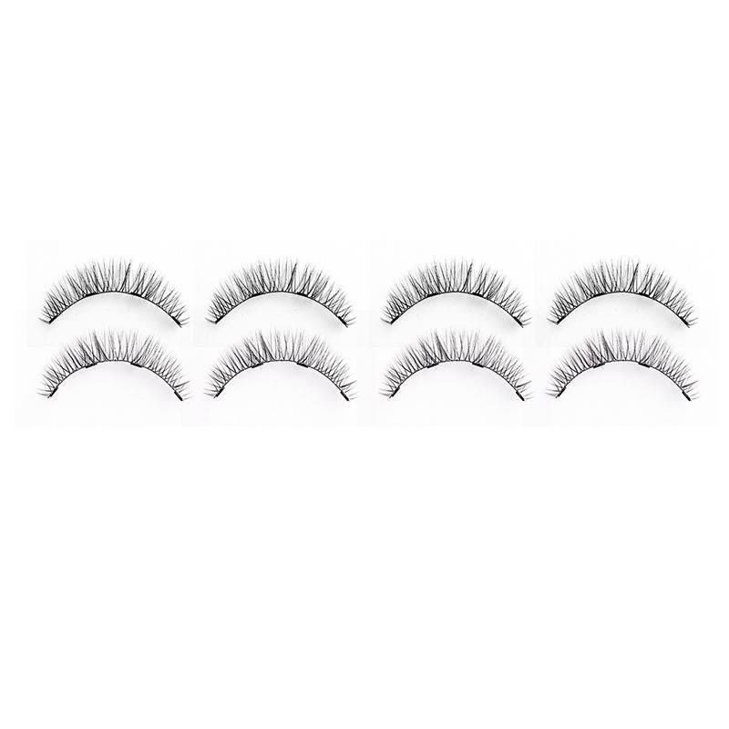 Vier Paare künstlicher Wimpern auf weißem Hintergrund angeordnet, die unterschiedliche Wimpernlängen und Fülle zeigen.