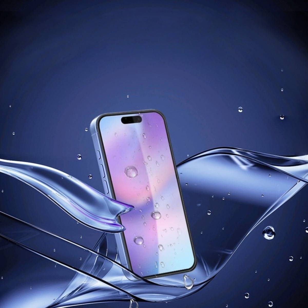 Smartphone mit einem Rosa-zu-Blau-Farbverlauf-Bildschirm schwebt inmitten von fließendem Wasser und Wassertropfen vor einem dunkelblauem Hintergrund, was auf wasserfeste Langlebigkeit hindeutet.