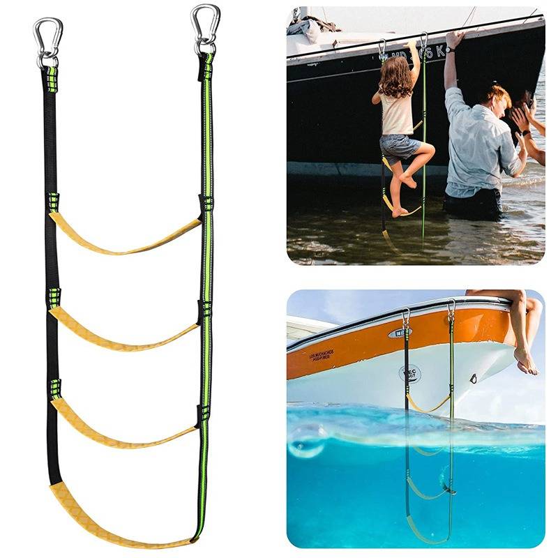 Tragbare ausziehbare Bootsleiter mit gelben Stufen, die zum Hochklettern aus dem Wasser auf ein Boot verwendet wird.