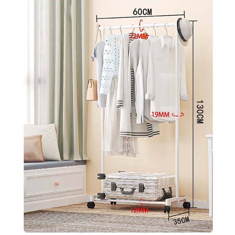 Tragbarer Kleiderständer mit hängender Kleidung und Kofferregal, beschriftet 60 cm breit und 130 cm hoch, mit 35 cm Basistief.