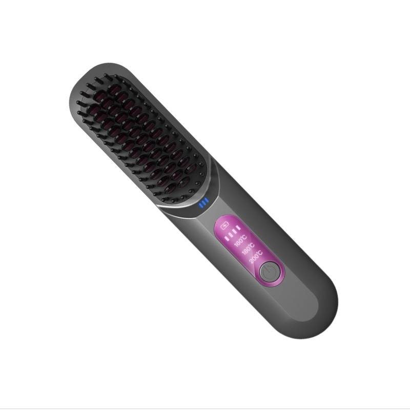 Schwarze elektrische Haarbürste zum Glätten mit Bürstenkopf und violettem digitalen Temperaturanzeige auf weißem Hintergrund