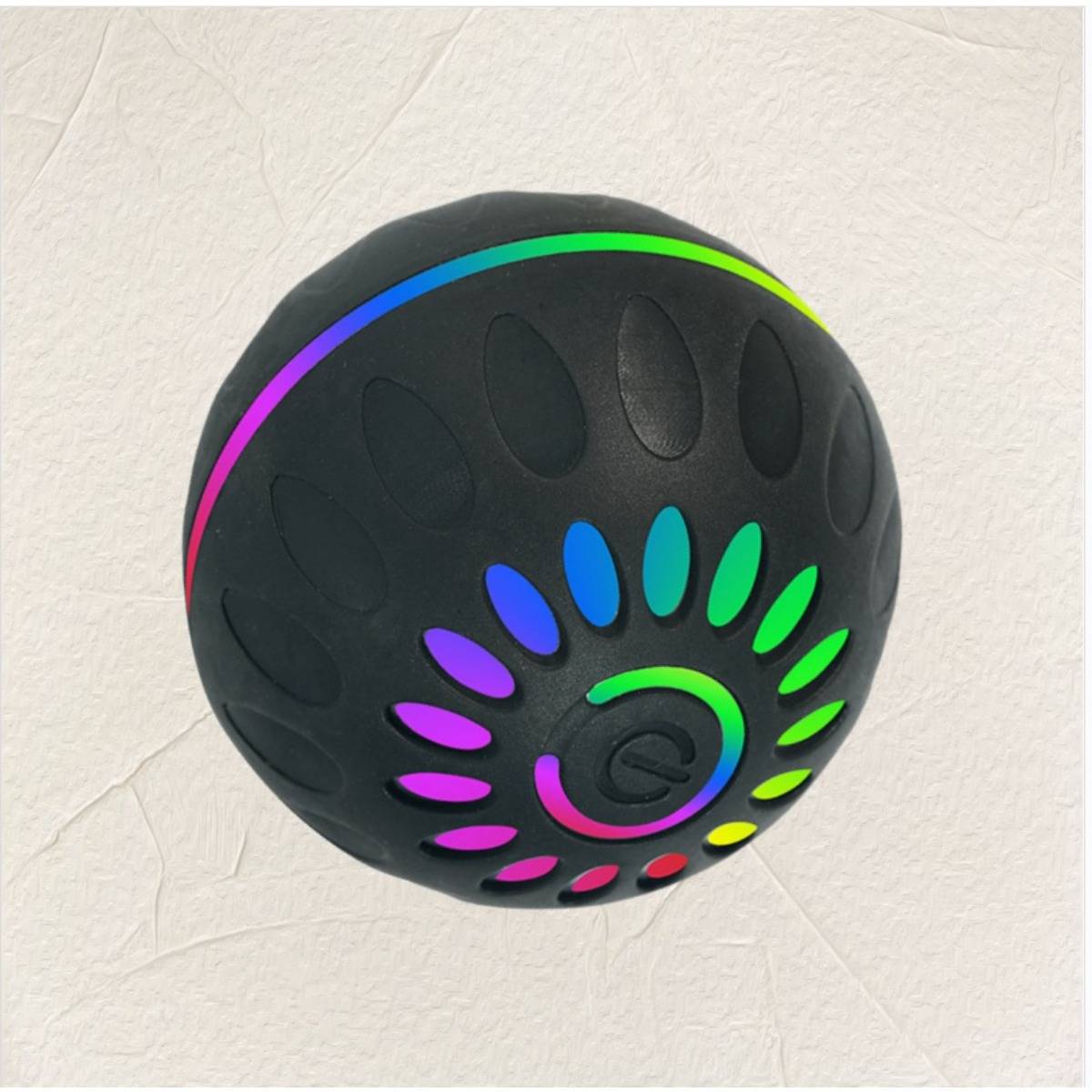 Ein schwarzes kreisförmiges Gerät mit einem mehrfarbig leuchtenden LED-Spiraleffekt, das an einer weißen strukturierten Decke montiert ist.