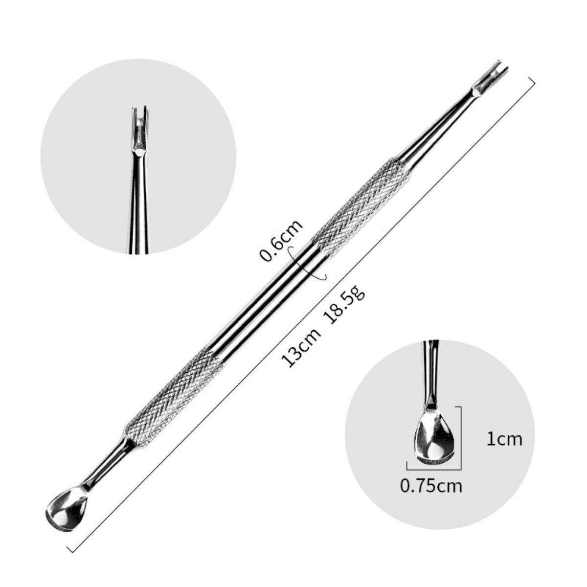 Illustration eines doppelseitig ausgeführten Akne-Komedonenextraktors aus Edelstahl, dargestellt mit strukturiertem Griff und gekennzeichneten Abmessungen: 13 cm lang, 0,6 cm breit, Löffelende 1 cm x 0,75 cm.