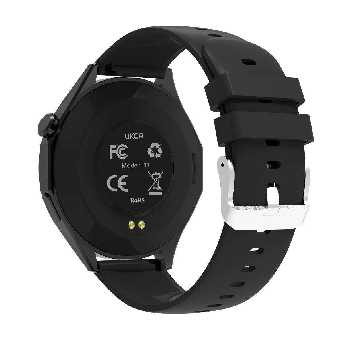 Schwarze runde Smartwatch mit Silikonband, von hinten gezeigt, mit Zertifizierungsmarkierungen und Ladekontakten.
