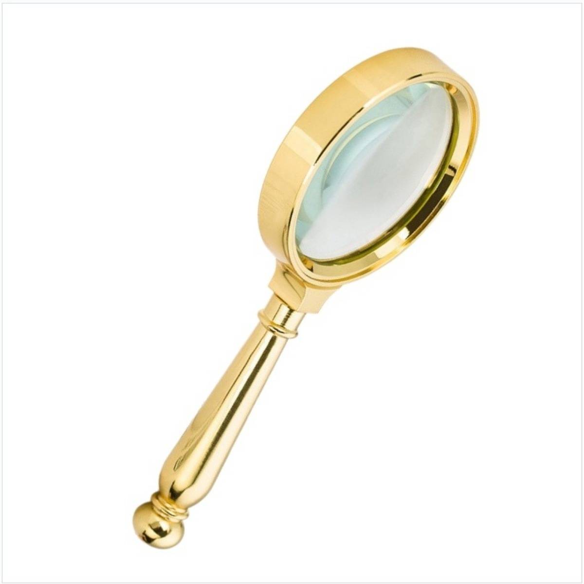 Goldene tragbare Lupe mit einer runden Linse auf weißem Hintergrund.