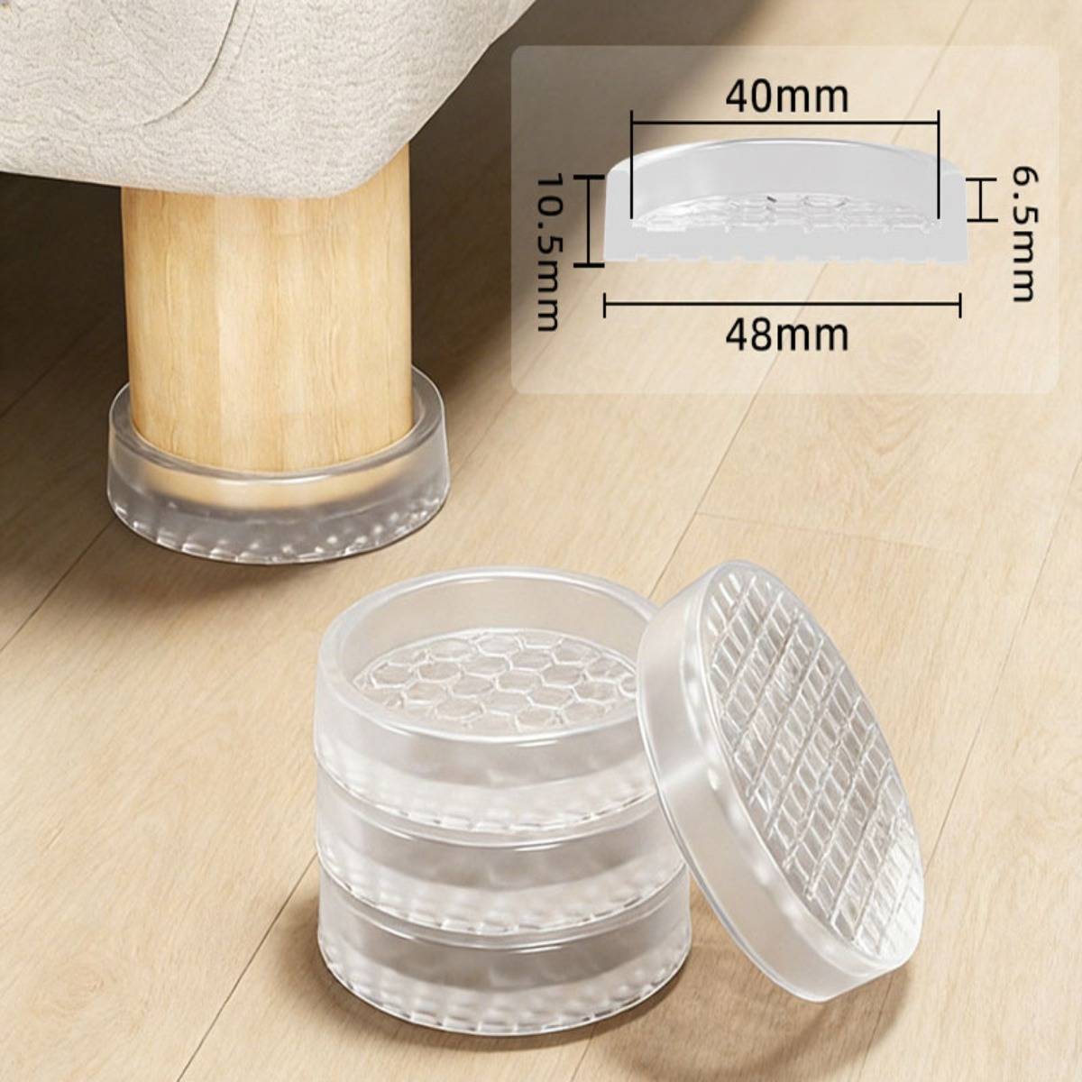 Durchsichtige Silikon-Möbelbeinschützer, gezeigt an einem Stuhlbein, mit eingefügten Abmessungen von 40 mm x 48 mm und 6,5 mm bis 10,5 mm Höhe.