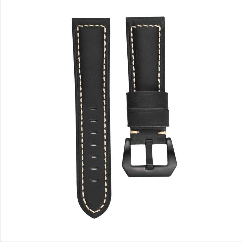 Schwarzes Lederarmband mit weißer Naht und schwarzer Schnalle, vorne und hinten gezeigt, auf weißem Hintergrund.