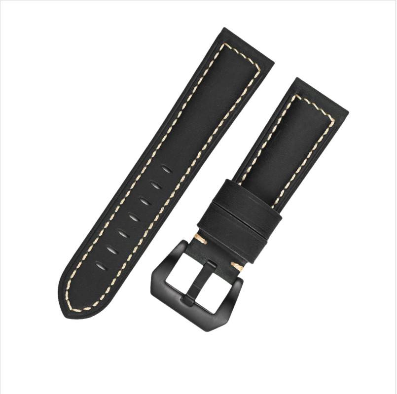 Schwarzes Lederarmband mit weißer Naht und mattschwarzem Verschluss, gezeigt mit flach auf weißem Hintergrund angeordnetem Armband.