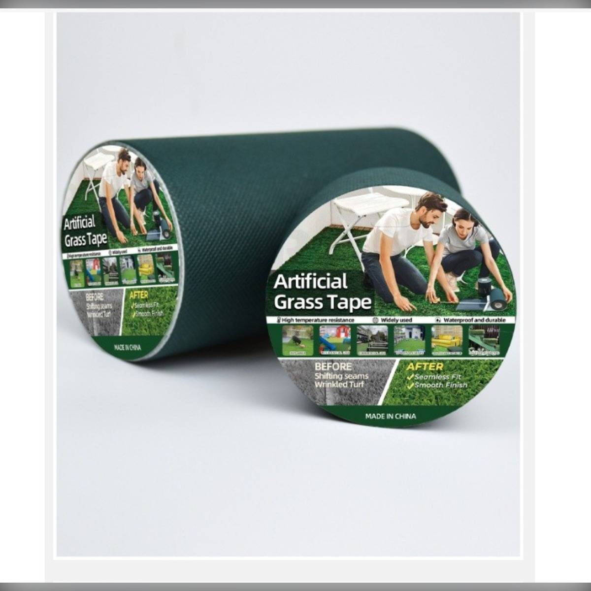 Eine Rolle künstliches Grasamband mit Produktetiketten, die Personen beim Verlegen von Rasen zeigen, sowie Merkmale wie wetterfest und langlebig.