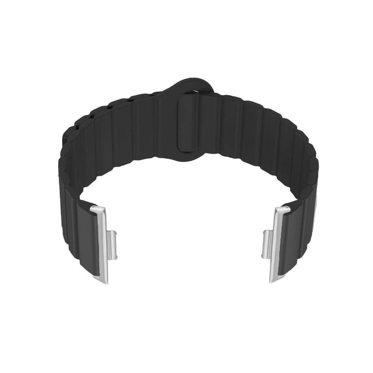 Schwarzes geripptes Uhrenarmband mit silberner Schnallenschließe, isoliert auf weißem Hintergrund dargestellt.