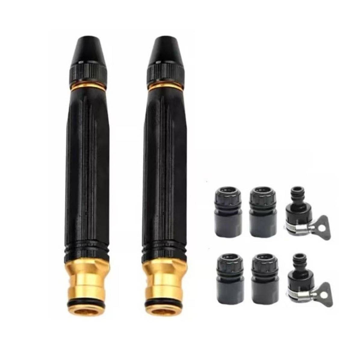 Zwei schwarz-goldene Feuerzeuge mit vier kleinen Nachfüll-/Adapter-Aufsätzen, die daneben auf weißem Hintergrund angeordnet sind.