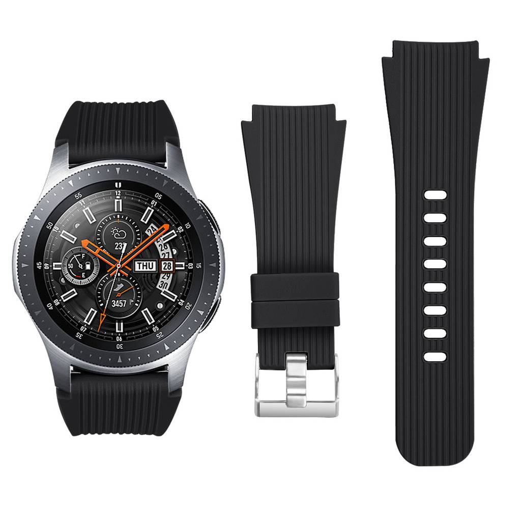 Schwarze Smartwatch mit geripptem Silikonarmband, Vorderansicht mit Schnalle und Ersatzarmband daneben.