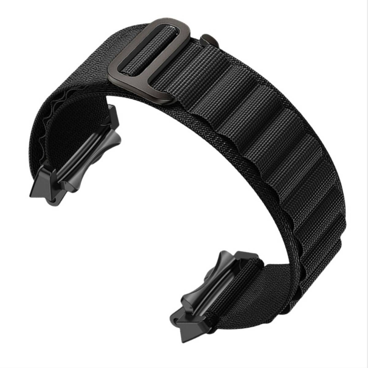 Schwarzes verstellbares Nylon-Uhrenband mit Schließenschnalle, isoliert auf weißem Hintergrund dargestellt.