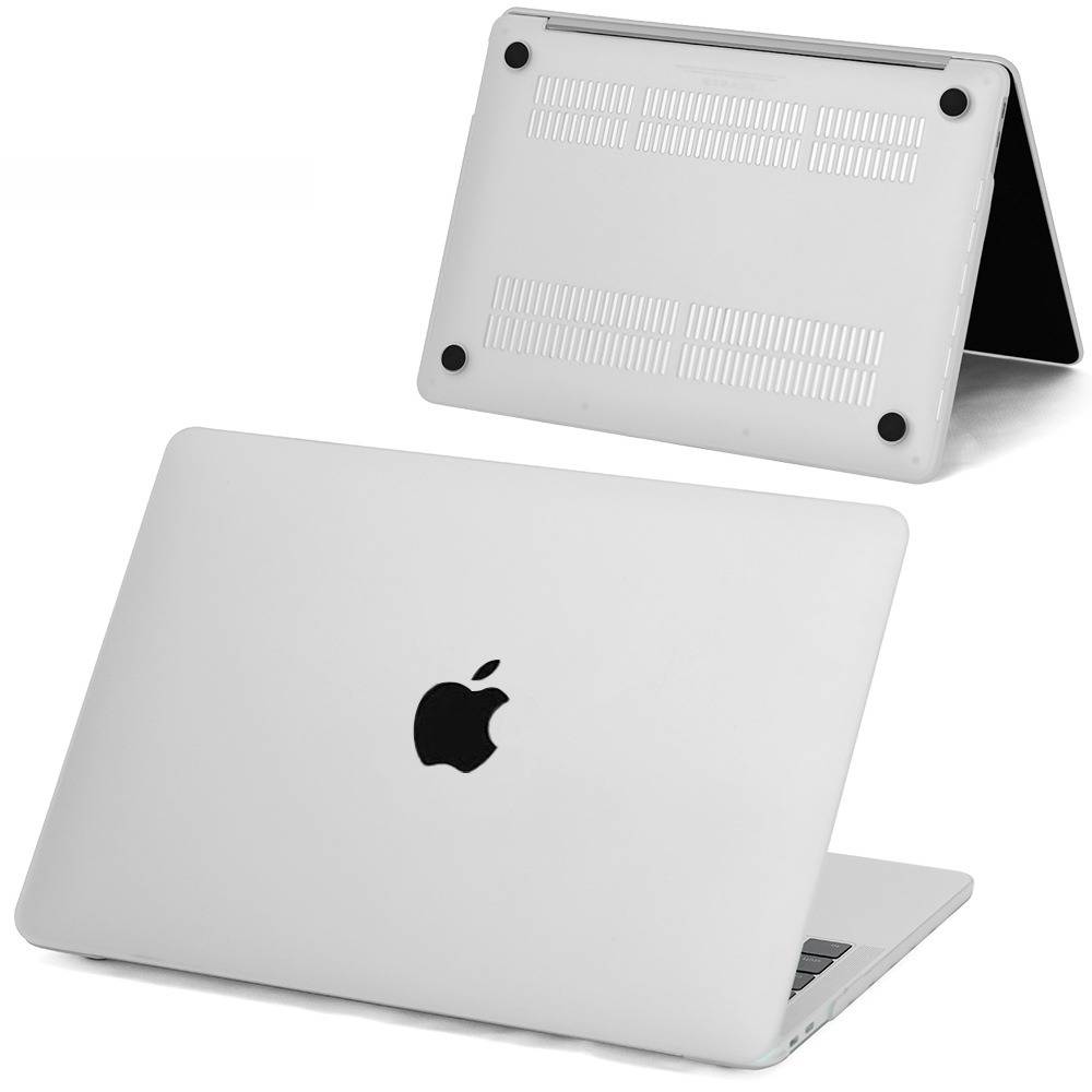 Silbernes Apple MacBook Laptop in geschlossenem Zustand mit vergrößerter Rückansicht, die die schwarzen Gummifüße und Lüftungsschlitze zeigt.