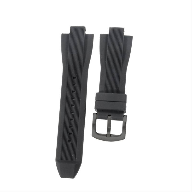 Schwarzes Gummi-Uhrenarmband mit silberner Schnalle, offen auf weißem Hintergrund dargestellt.