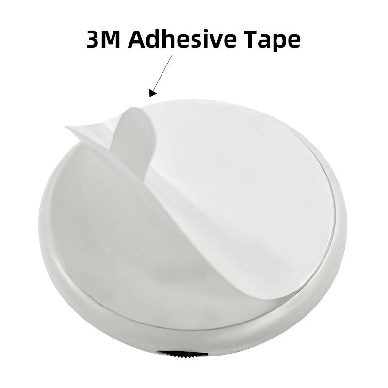 Weiße Rolle 3M-Klebeband mit zurückgerolltem Ende, gekennzeichnet mit „3M Adhesive Tape
