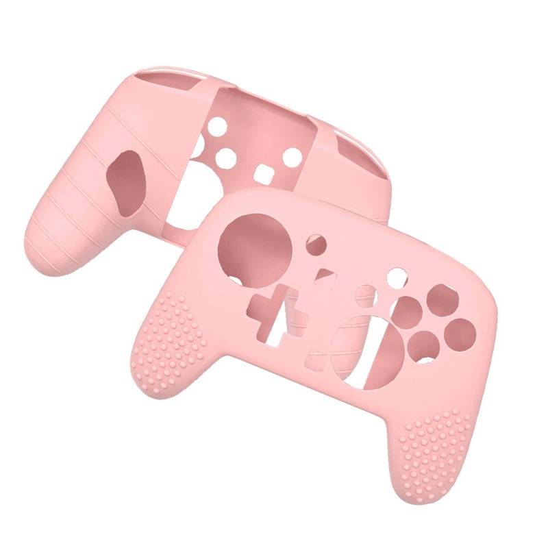 Zwei rosa Silikonschutzhüllen oder Abdeckungen für Game-Controller, die sich auf weißem Hintergrund überlappend zeigen, mit Aussparungen für Tasten und Griffmulden.