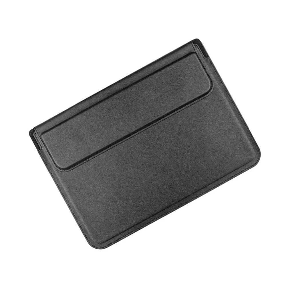 Schwarze Tablet-Schutzhülle oder Folio-Etui, geschlossen auf weißem Hintergrund gezeigt, mit sichtbarer vorderen Klapptasche.