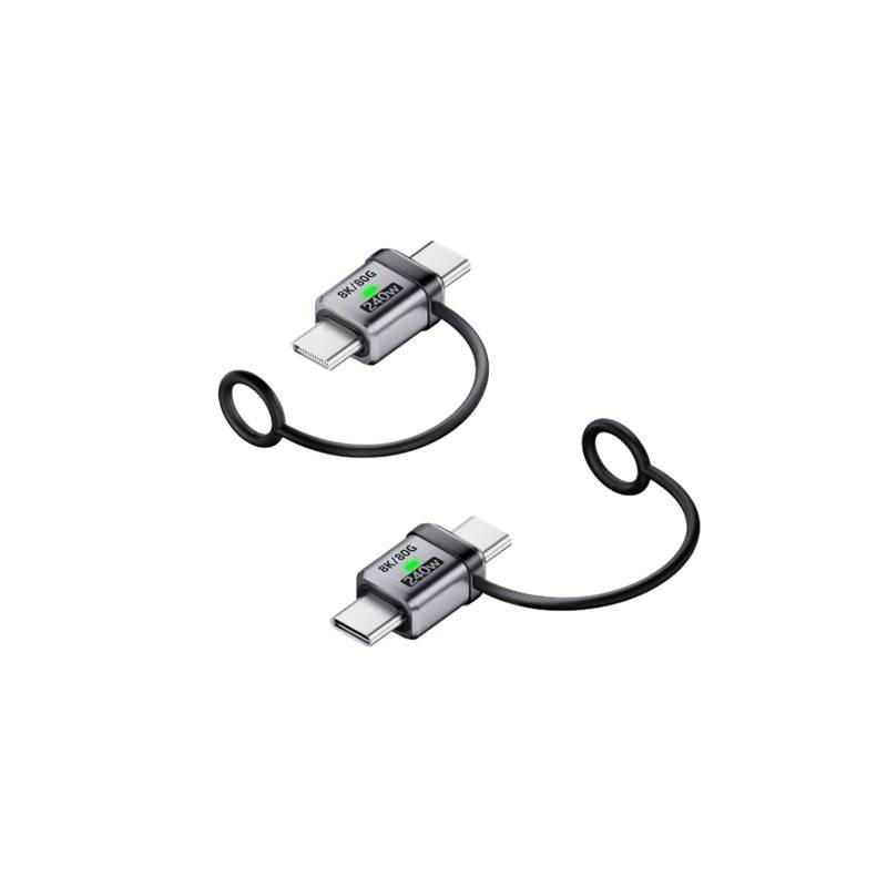 Zwei USB-C-Stecker-Adapter, die durch kurze schwarze Schlaufen mit Befestigung verbunden sind, auf weißem Hintergrund dargestellt.