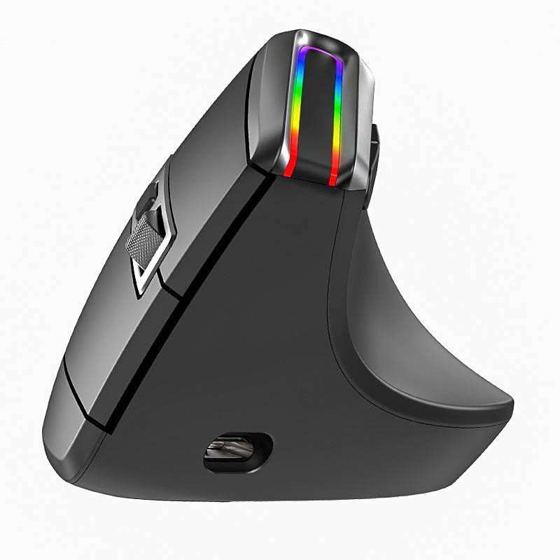Schwarze ergonomische vertikale Computermaus mit regenbogenfarbig beleuchteter oberer Akzentbeleuchtung und Seitentasten auf weißem Hintergrund.