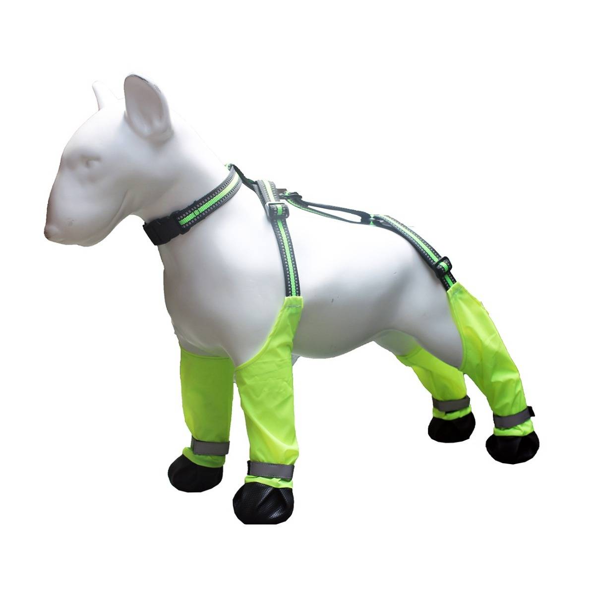 Weiße Hundemannequin mit neon-grünen und schwarzen Schutz-Bein- und Körpergeschirren auf weißem Hintergrund.