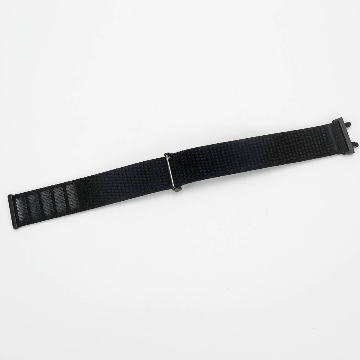 Schwarzes verstellbares Uhrenarmband mit strukturiertem Gewebeband und Metallschnalle auf weißem Hintergrund