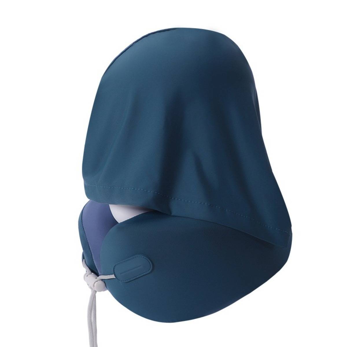 Blauer gepolsterter Helmüberzug mit vollständigem Gesichts- und Kinnschutz auf weißem Hintergrund.