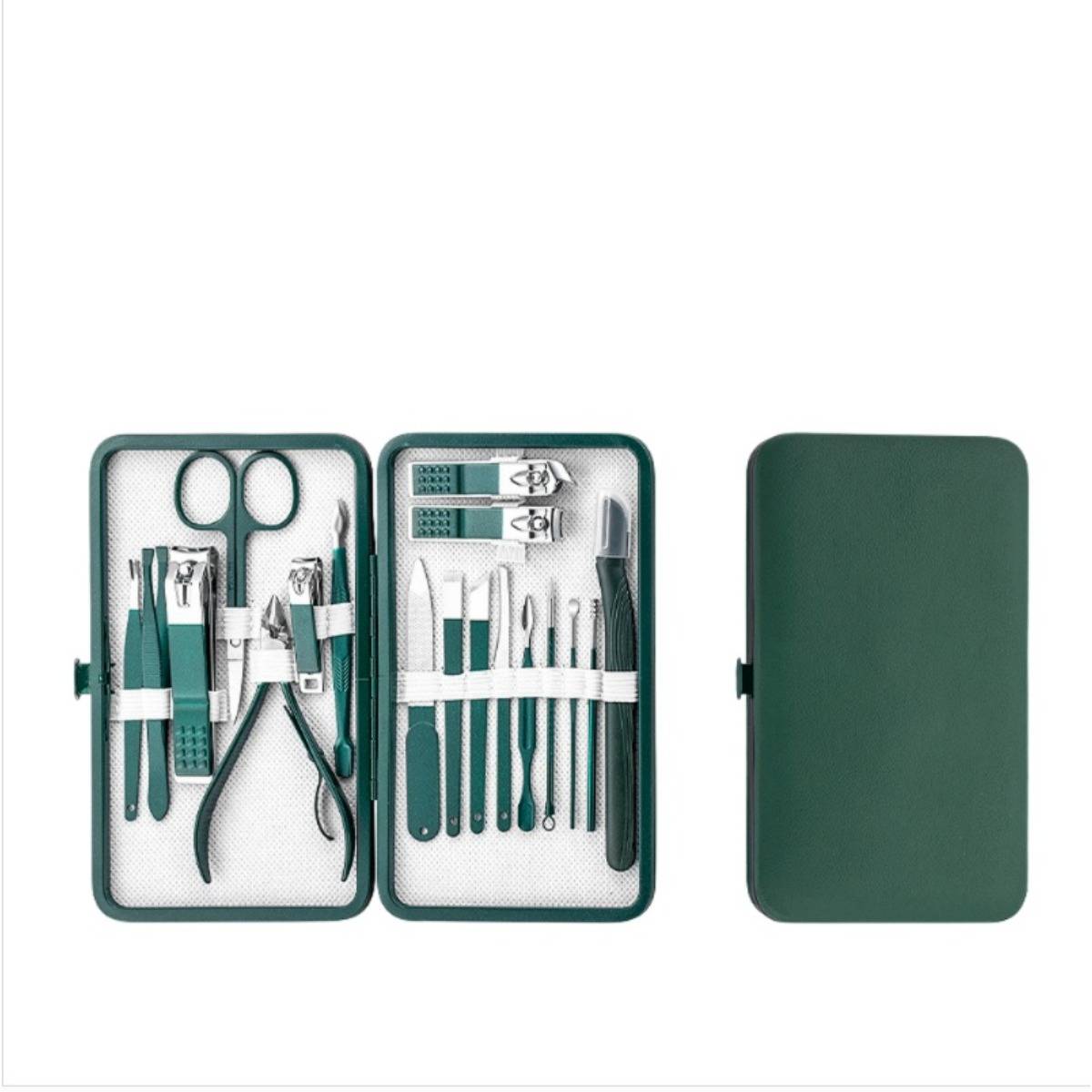 Offenes grünes Maniküre-Set mit Nagelknipsern, Schere, Pinzette und Pflege-Werkzeugen, die in einem Reißverschluss-Etui gezeigt werden, plus das geschlossene Etui daneben.