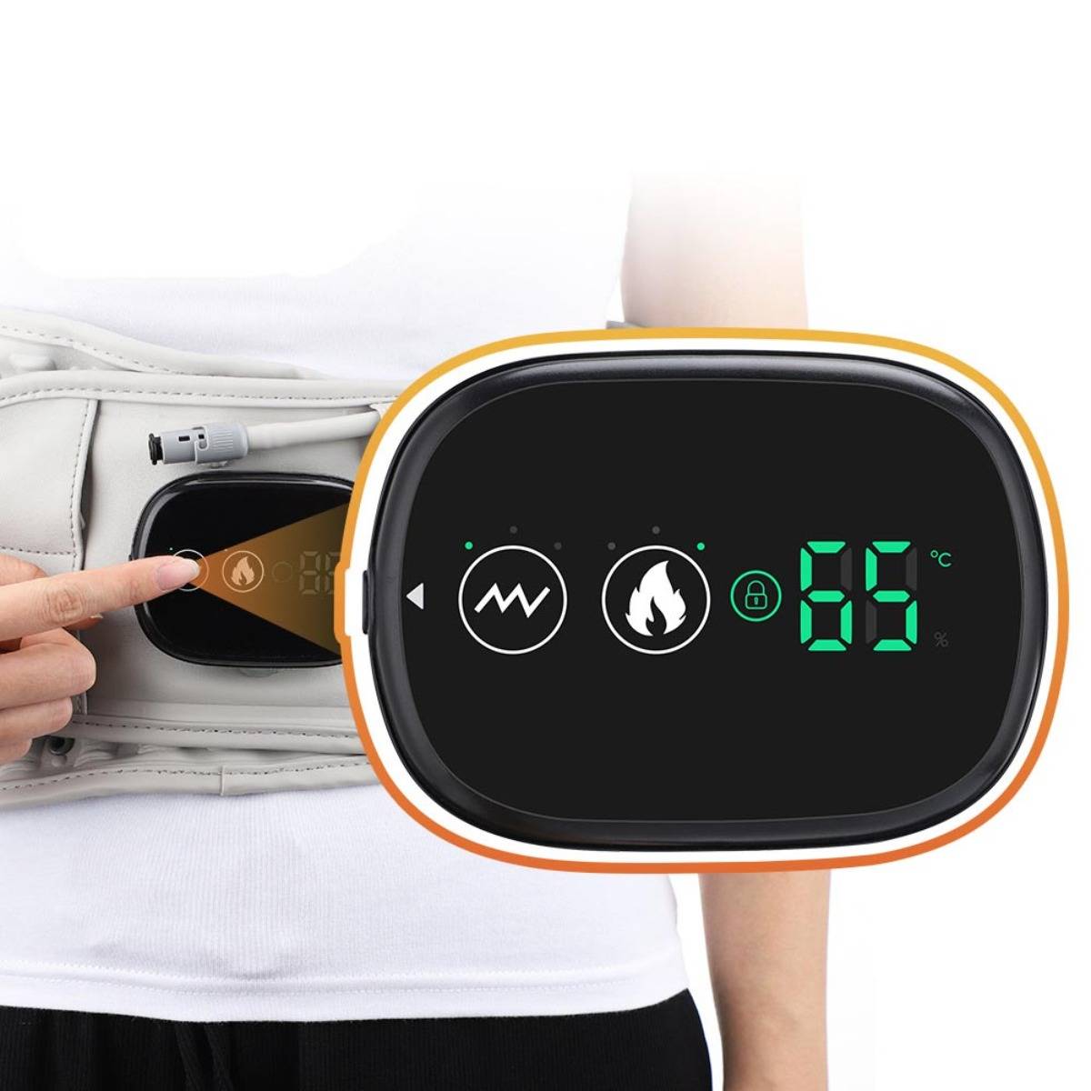 Person trägt einen Wärmegürtelregler, der 65°C anzeigt, mit Schaltflächen für Wärmemodi und einem Schloss-Symbol, das gerade gedrückt wird.