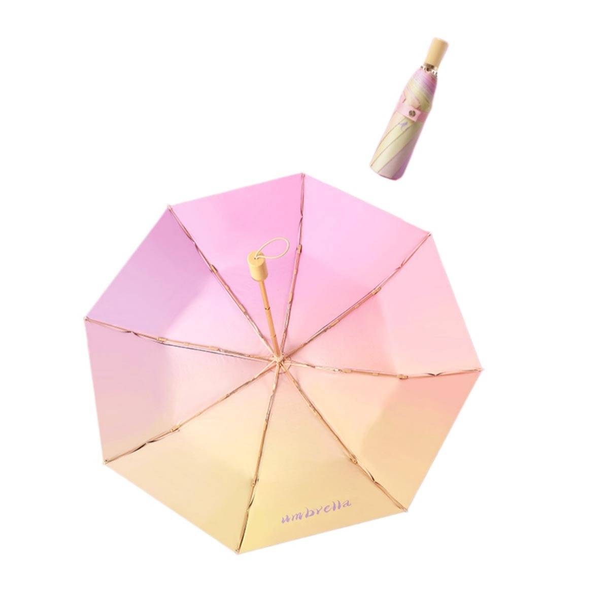 Pastellrosa-zu-gelber Regenschirm, geöffnet dargestellt, mit einem passenden zusammengeklappten Regenschirm darüber auf weißem Hintergrund.