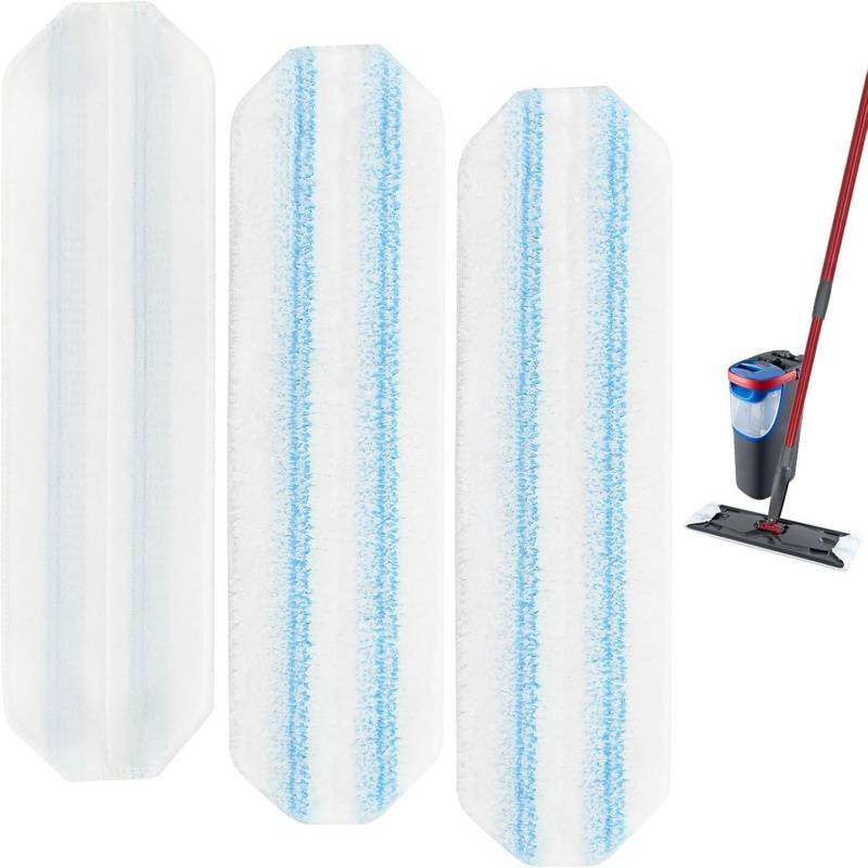 Drei Ersatz-Mopptücher neben einem flachen Mop mit Sprühflaschengriff.