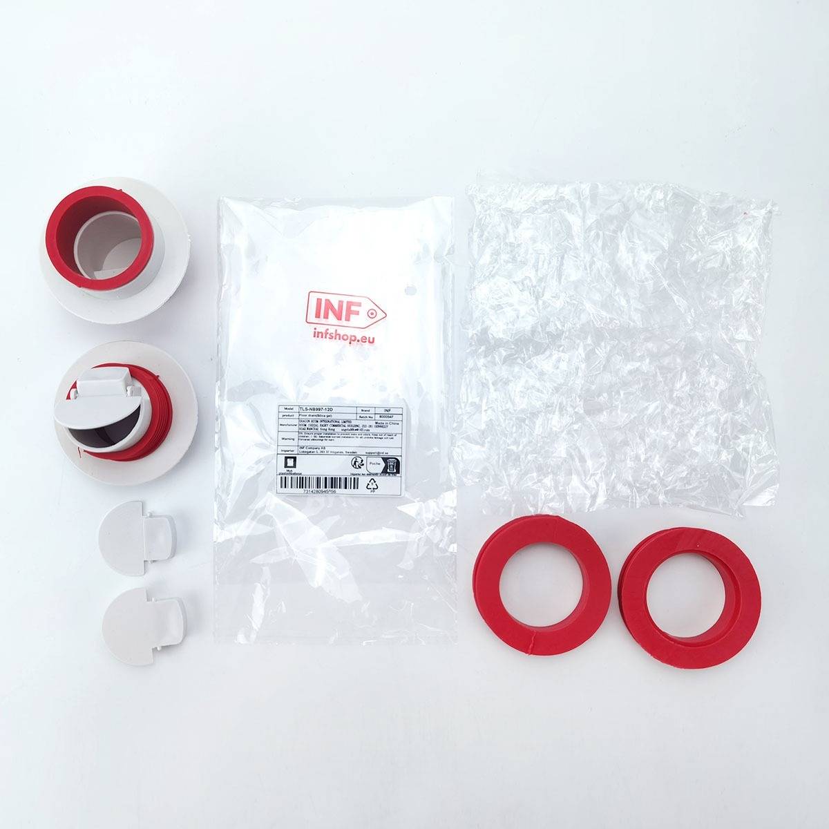 Verpackungsset mit roten Klebringen, weißen Kunststoffteilen, einer klaren Luftpolsterfolie und einer beschrifteten INF infohop.su-Tasche auf weißem Hintergrund