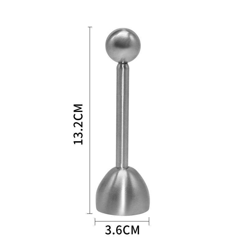 Massagewerkzeug aus Metall mit zwei Enden auf weißem Hintergrund abgebildet, beschriftet mit 13,2 cm Höhe und 3,6 cm Breite.