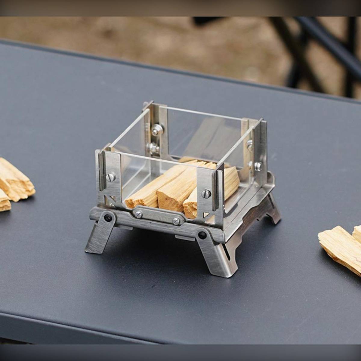 Mini Tischfeuer Outdoor — Edelstahl faltbarer Feuerständer mit 2mm Borosilikatglas, Silber, kompakte Camping-Feuerstelle