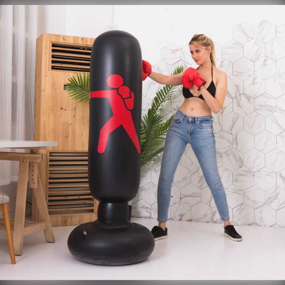 Aufblasbare, freistehende Stanzsäule aus PVC mit Saugfuß und doppelter Verschlusskappe (1,6 m). Black