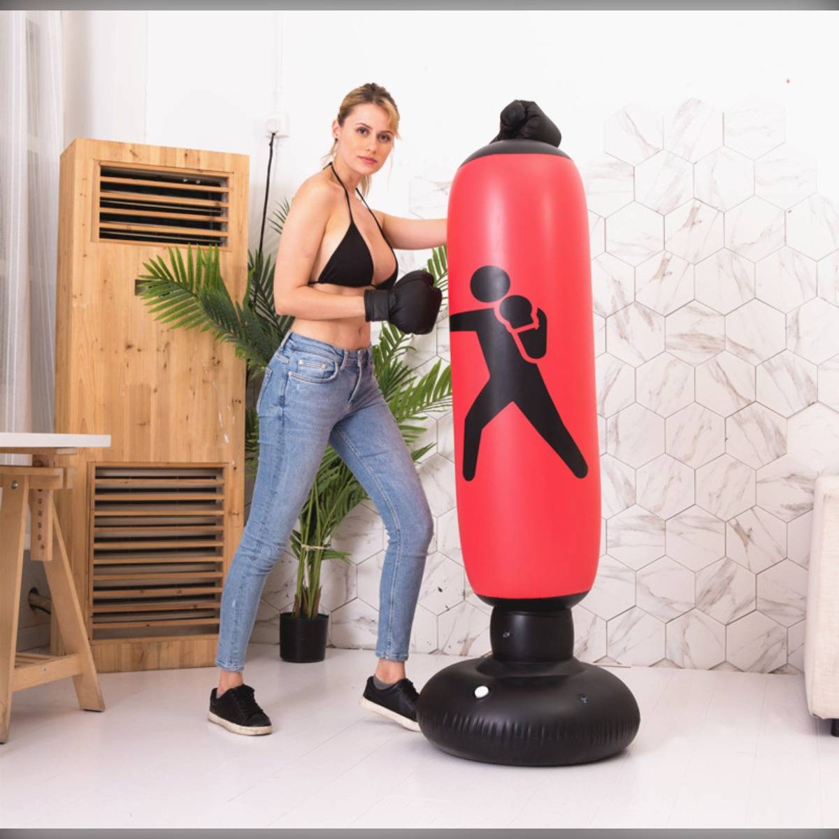 Aufblasbare, freistehende Stanzsäule aus PVC mit Saugfuß und doppelter Verschlusskappe (1,6 m). Black