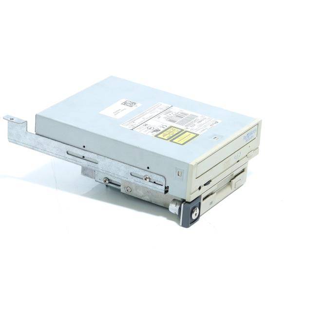 Internes Computer-Optiklaufwerk in einem Metallbehälter im Tablett-Stil, gezeigt auf weißem Hintergrund.