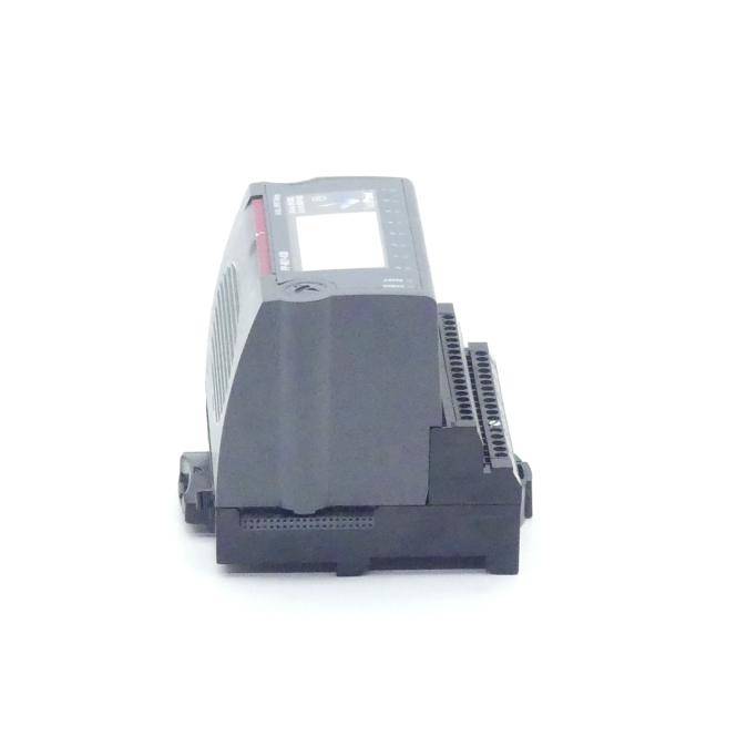 Industrielles elektronisches Steuermodul mit kleinem Display, in einer Seitenansicht auf weißem Hintergrund dargestellt.