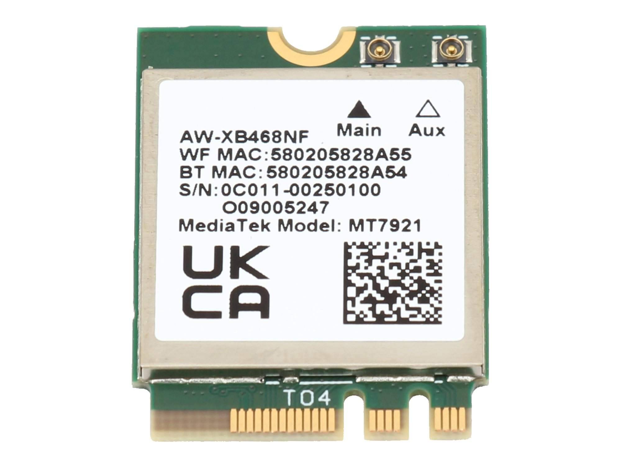 Nahaufnahme einer Wireless-Modulkarte mit der Bezeichnung 'AW-XB468NF' mit Haupt-/Hilfsantennensteckern, MAC-Adressen, Seriennummer, UKCA-Kennzeichnung und QR-Code.