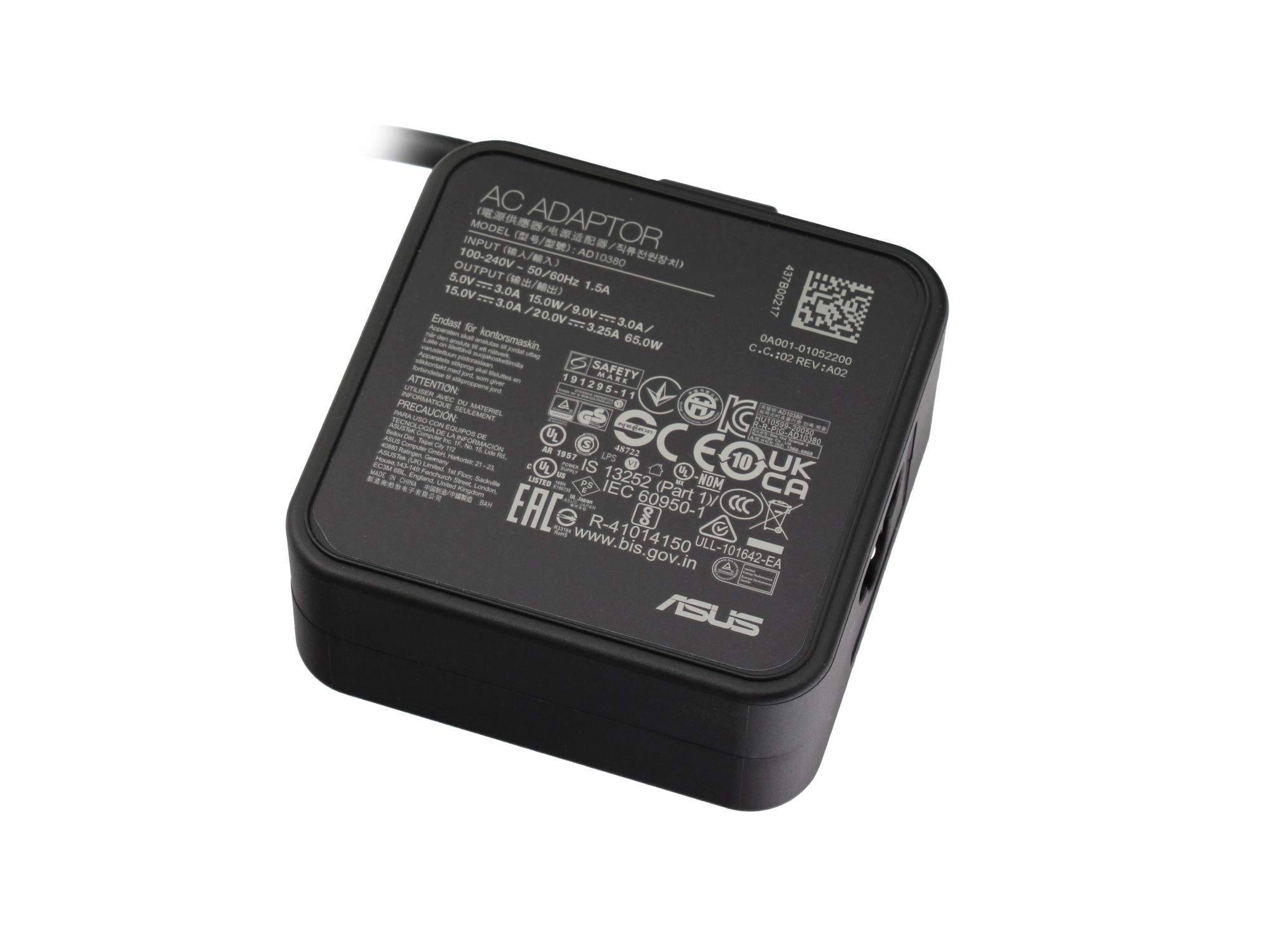 Schwarzer ASUS AC-Adapter mit angeschlossenem Kabel auf weißem Hintergrund.