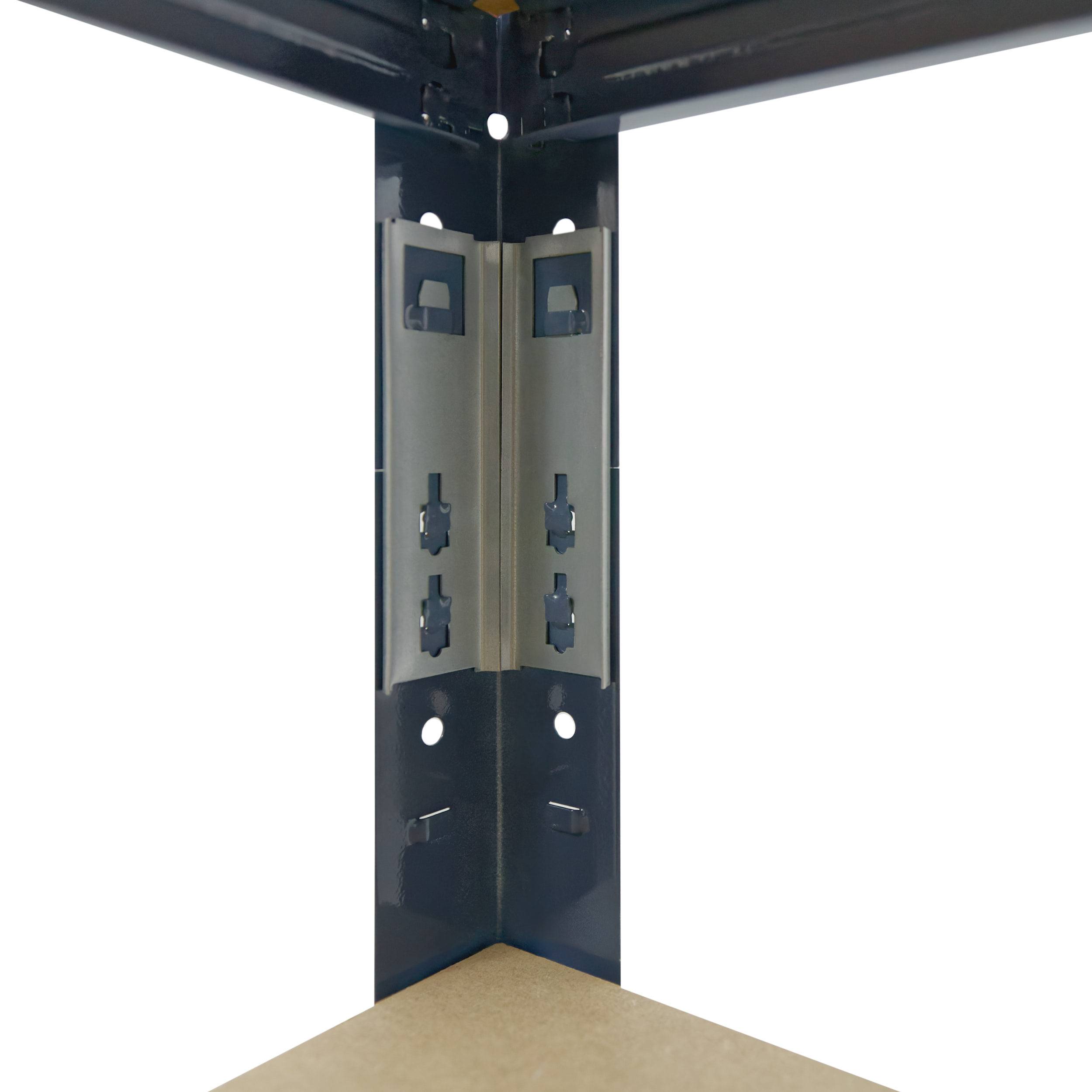 Stahlmontageklammer mit zwei vertikalen grauen Paneelen und mehreren verstellbaren Klemmschlitzen, vor neutralem Hintergrund dargestellt.