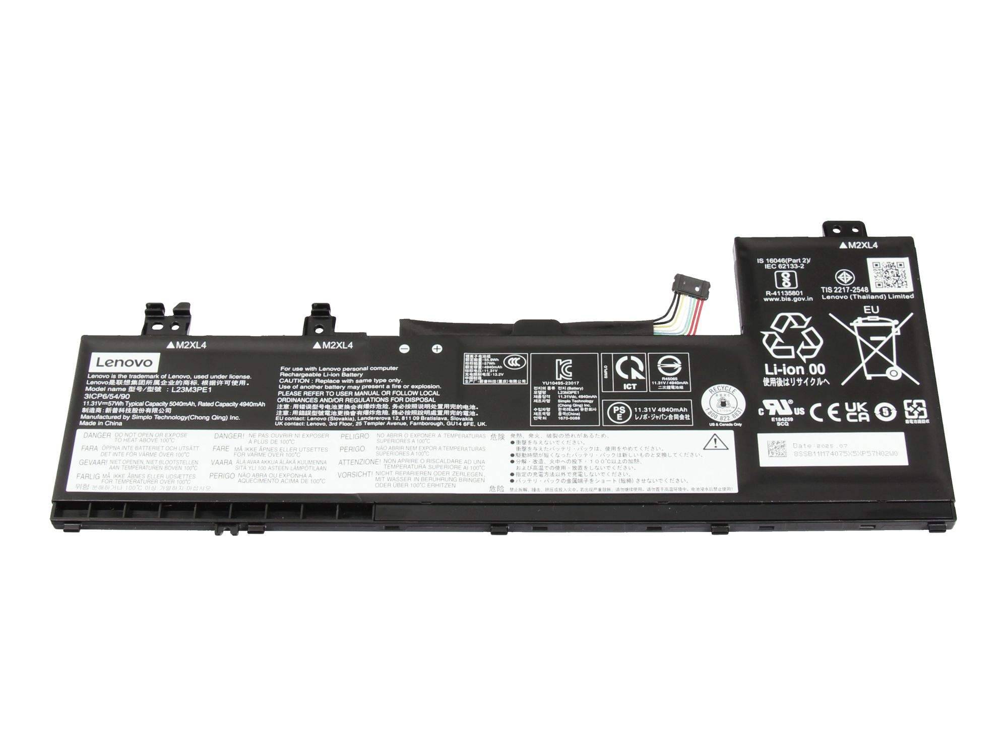 Lenovo-Laptop-Akku auf weißem Hintergrund dargestellt, mit sichtbarem angebrachtem Stecker und Etiketten.