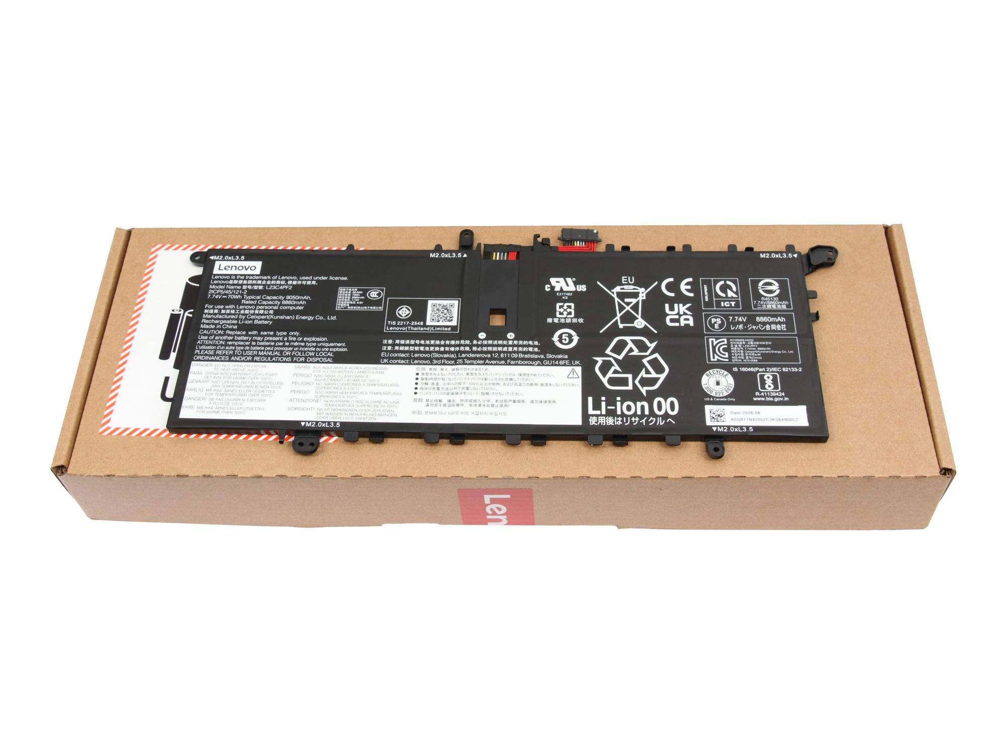 Lenovo Li-Ion-Laptop-Akku auf einem Karton vor weißem Hintergrund.
