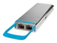 Silbernes optisches Transceiver-Modul mit blauem Zuglaschen und dualen vorderen Anschlüssen, dargestellt auf weißem Hintergrund.