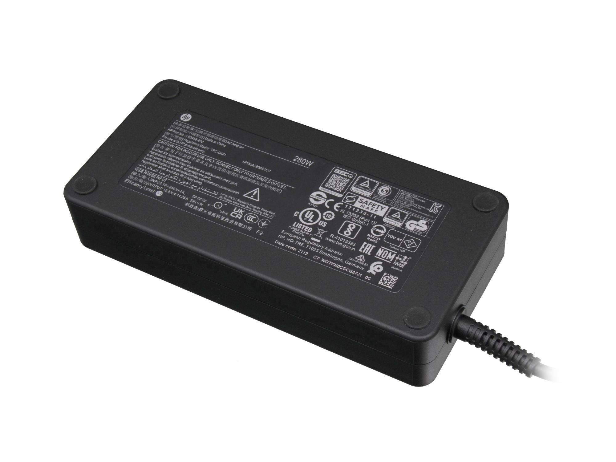 Schwarzer Laptop-Stromadapter-Stein mit angebrachtem Kabel und gedrucktem technischem Etikett oben.